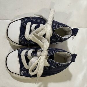 Baby chuck Taylor  Navy and White Sneakers bay size 3